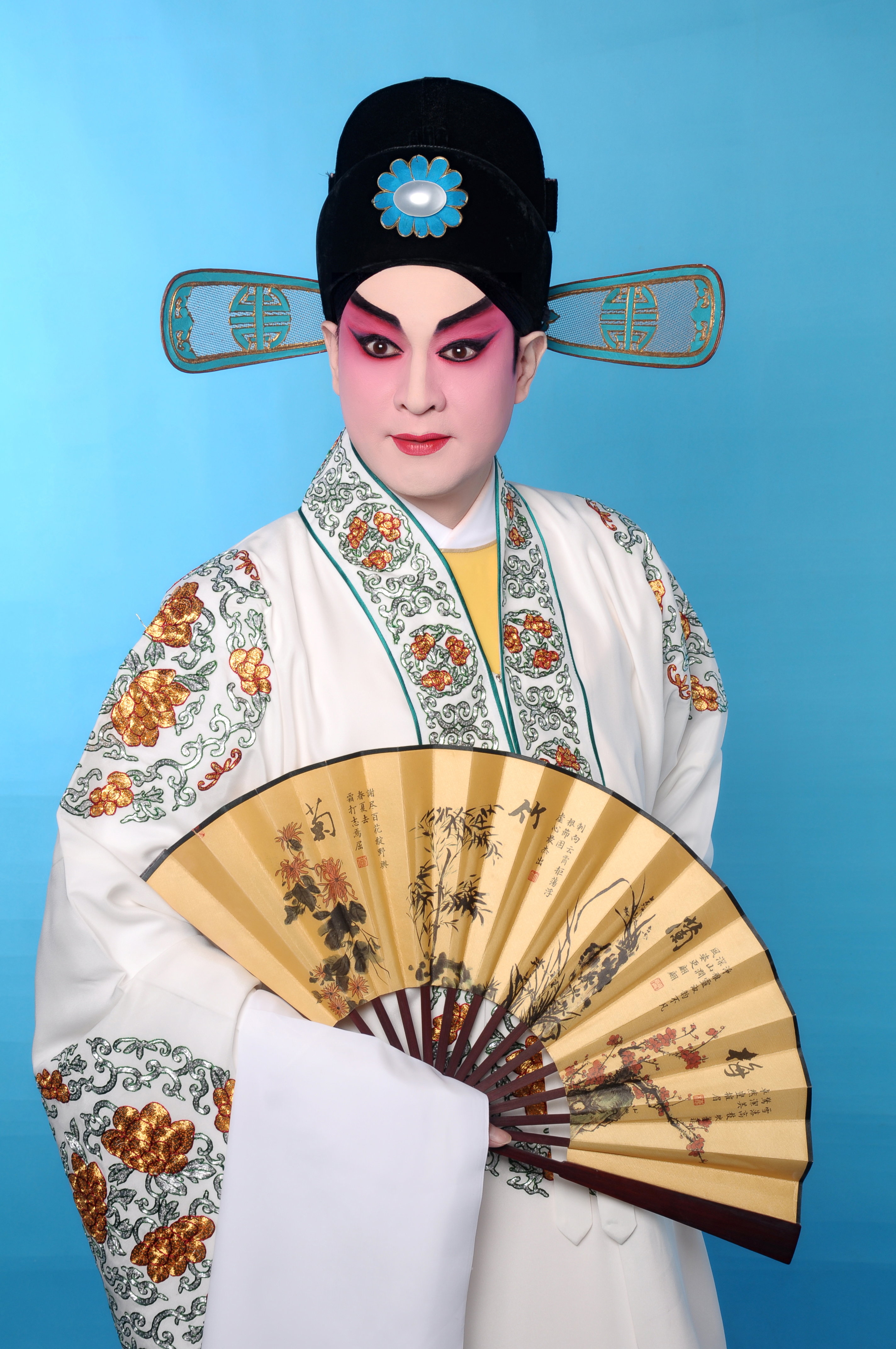 黄伟坤艺术形象.JPG