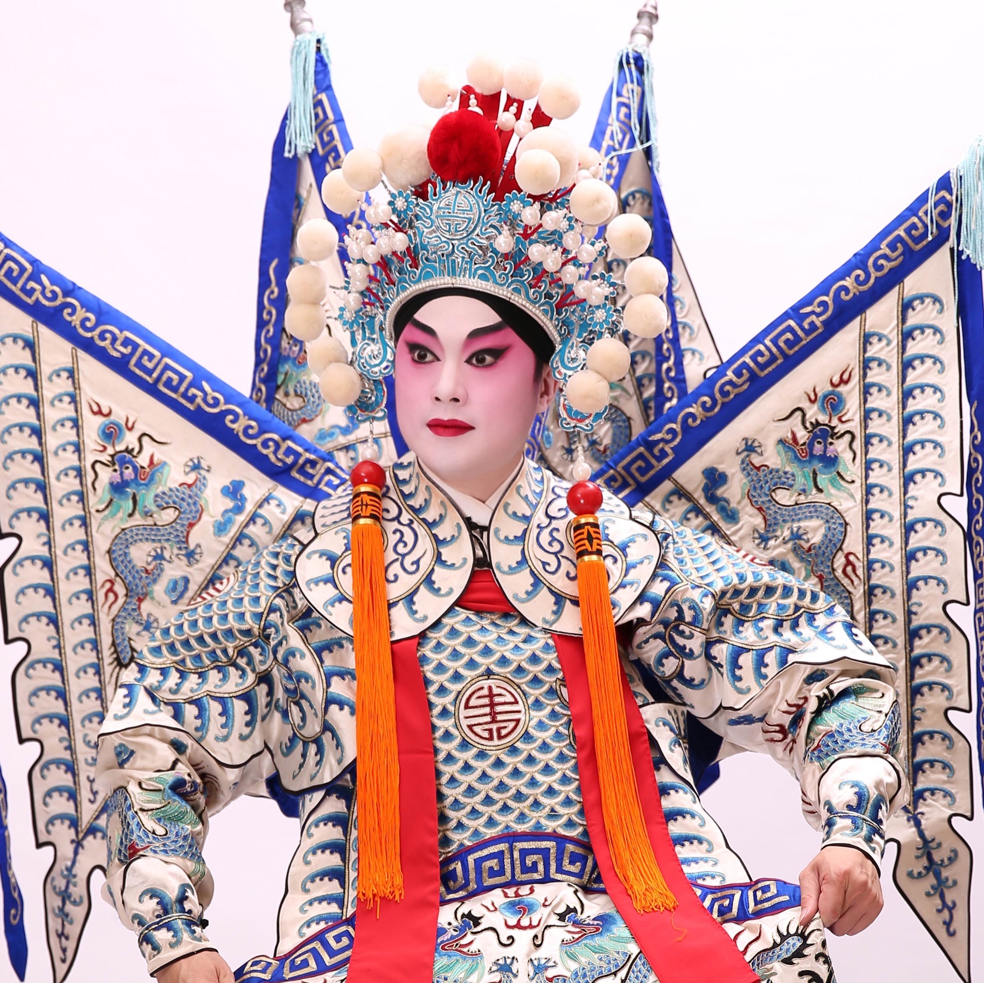 吴志平艺术形象.jpg