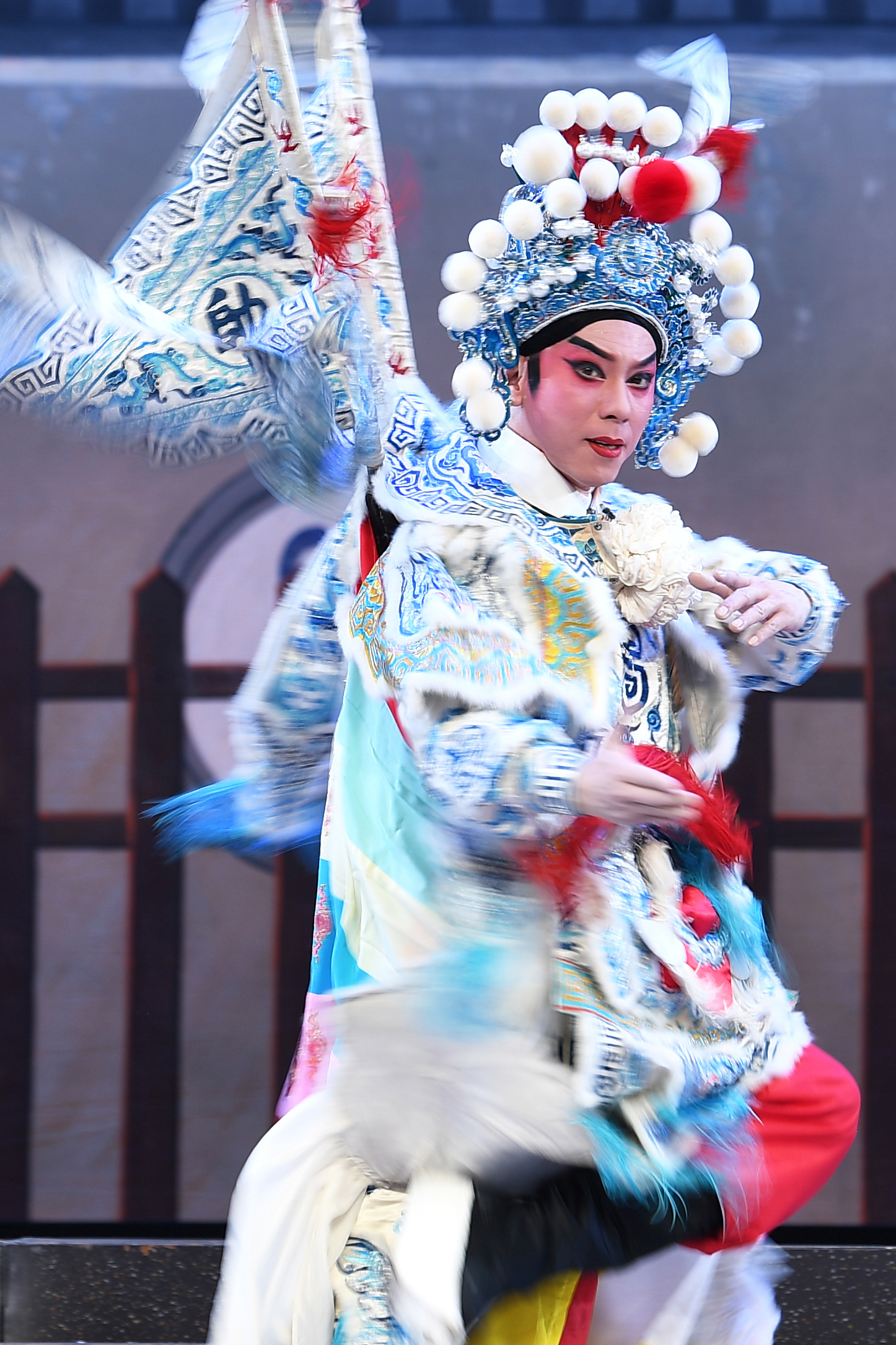 彭庆华艺术形象1.JPG