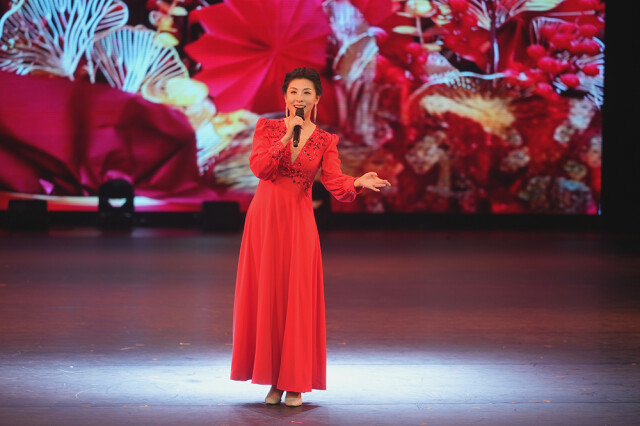 葛锐娟演唱《花市》
