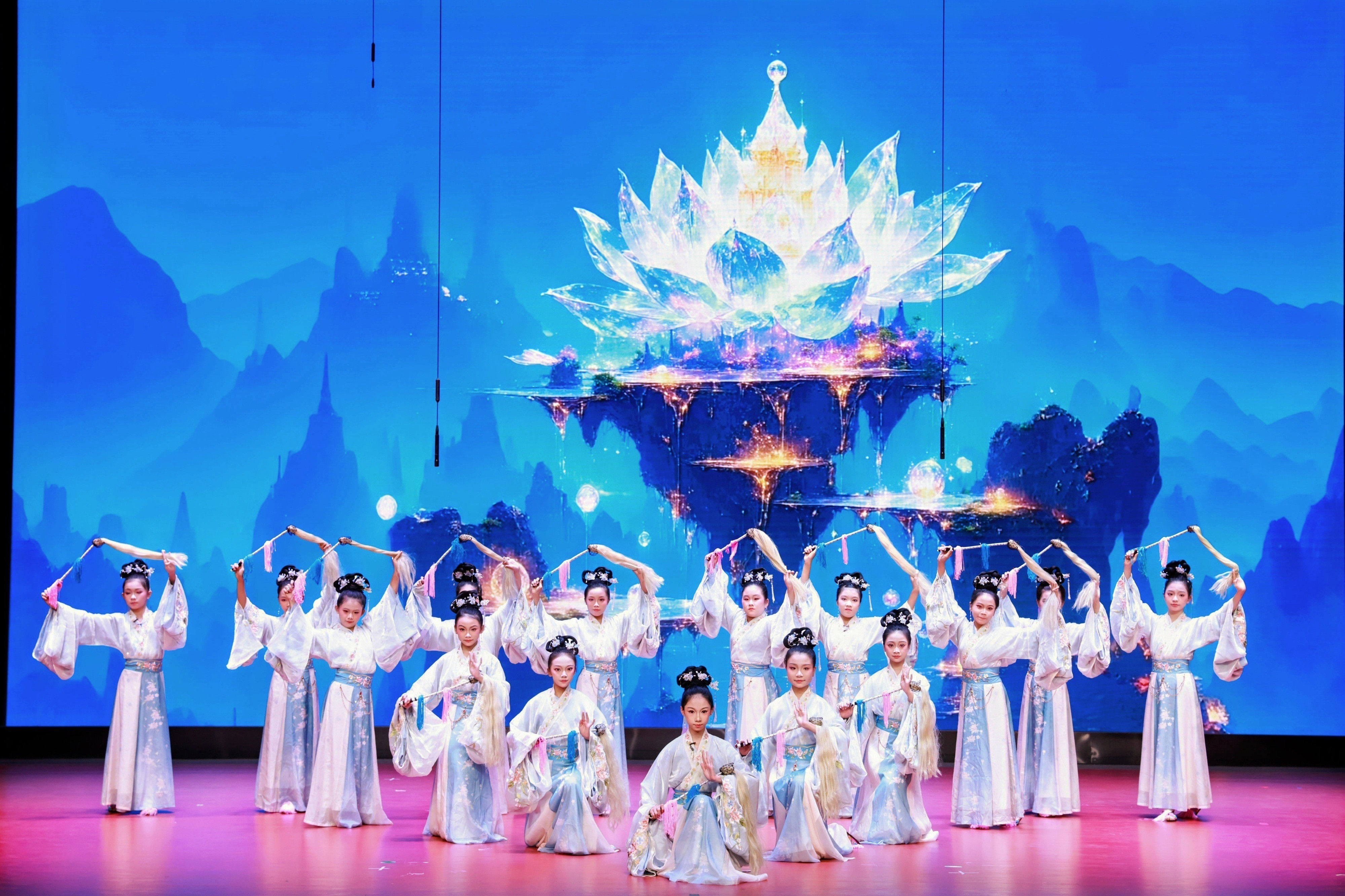 节目《五彩莲台》