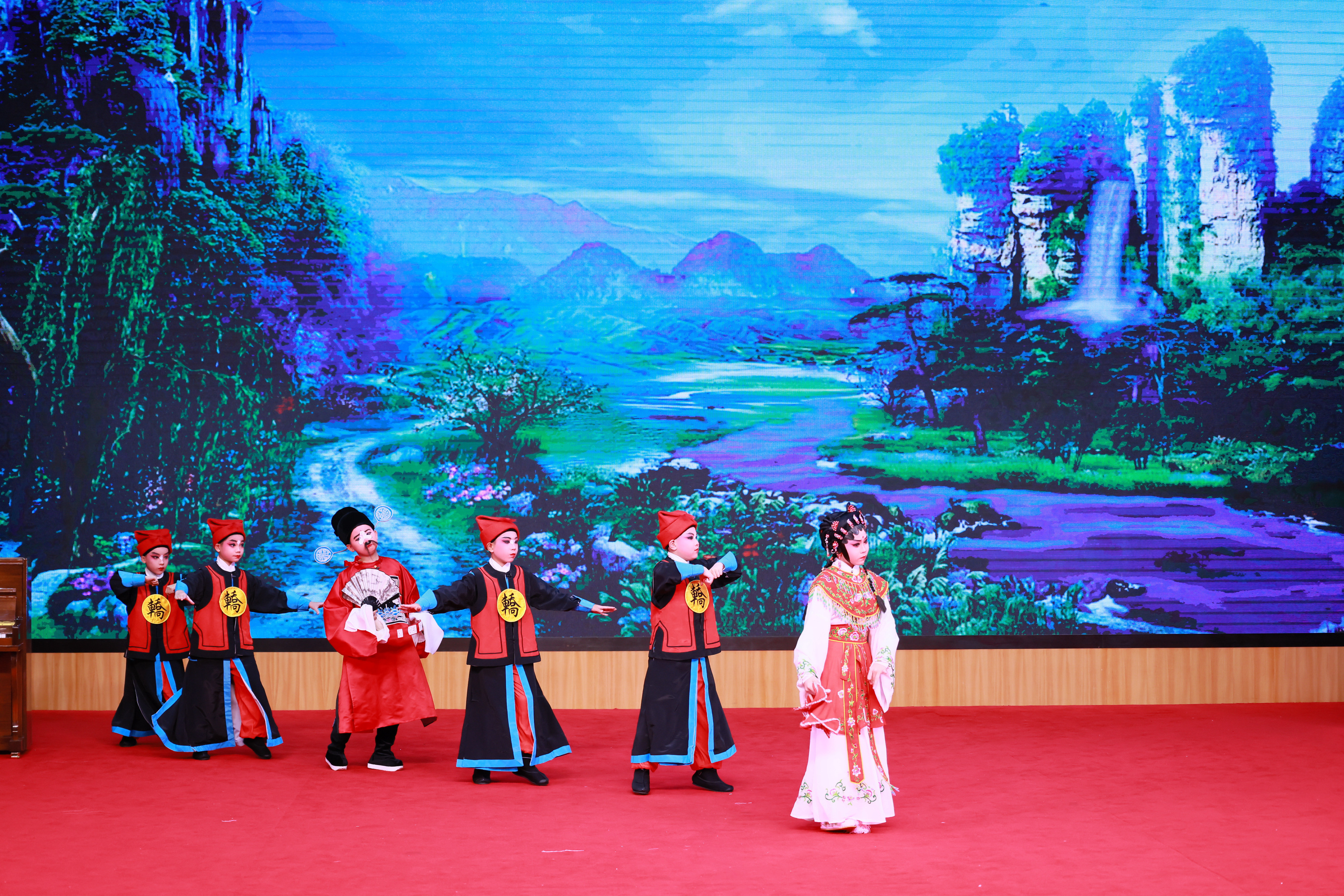 节目《春草闯堂》